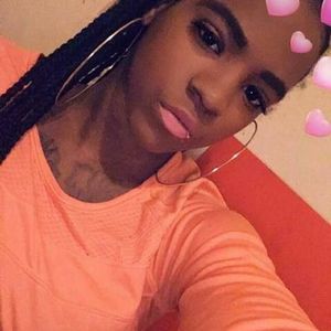 Meet your Posher, Khadira